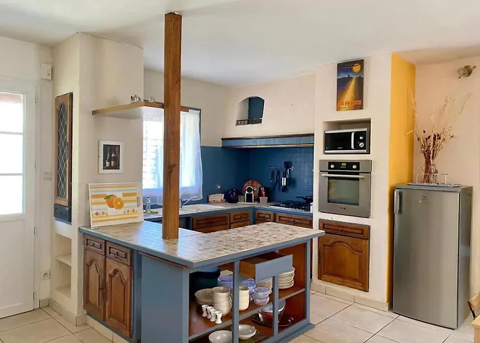Charmante Maison Provencale Avec Piscine Dans Avignon