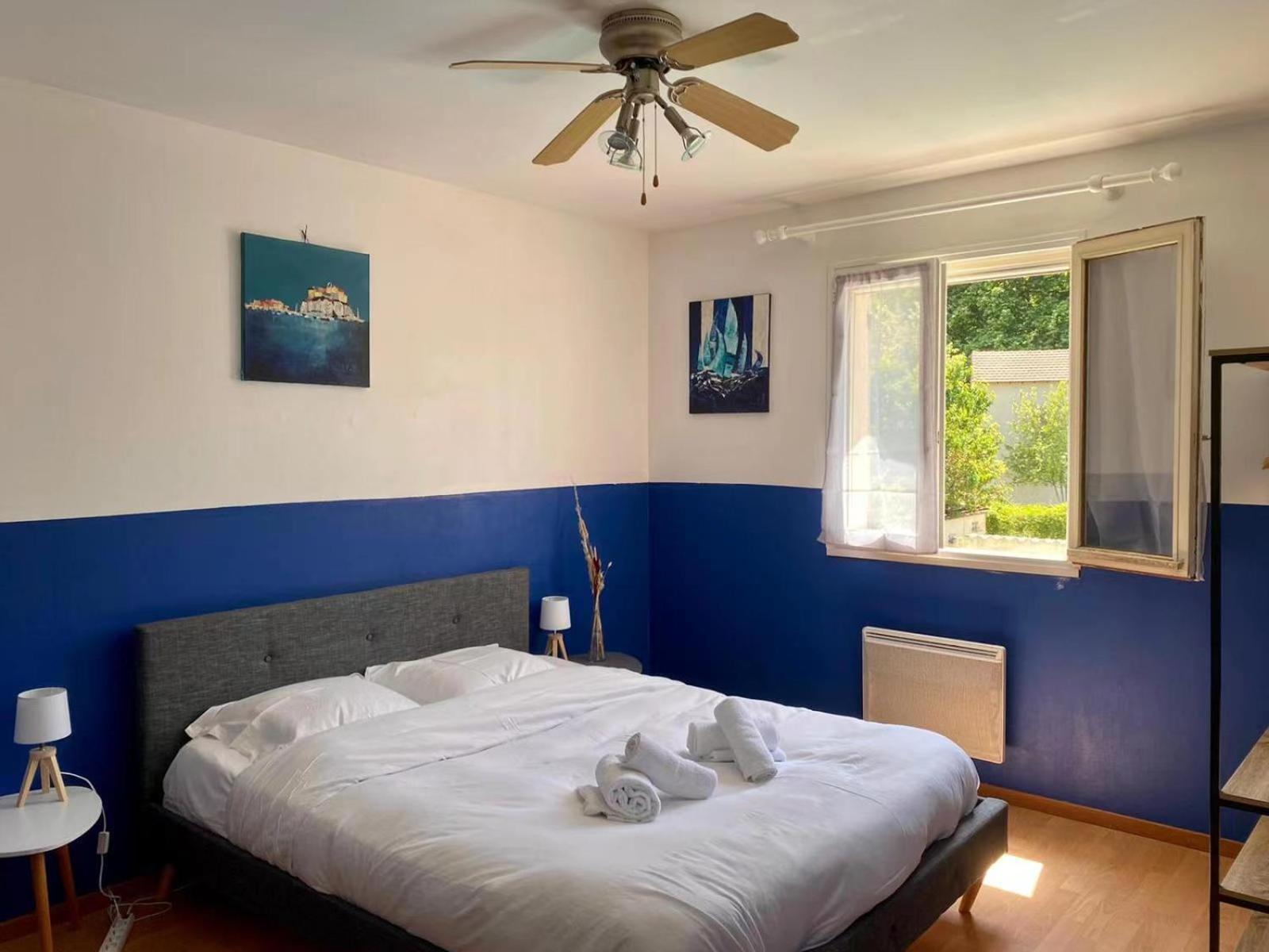 Charmante Maison Provencale Avec Piscine Dans Hébergement de vacances *