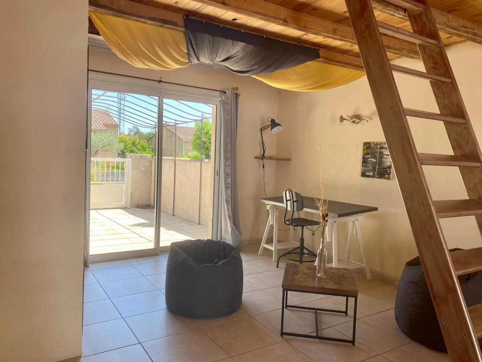 Hébergement de vacances Charmante Maison Provencale Avec Piscine Dans *